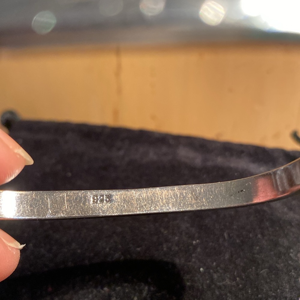 Antique Etched Sterling Silver hinged Bracelet Square Shape - Picture 5 of 9